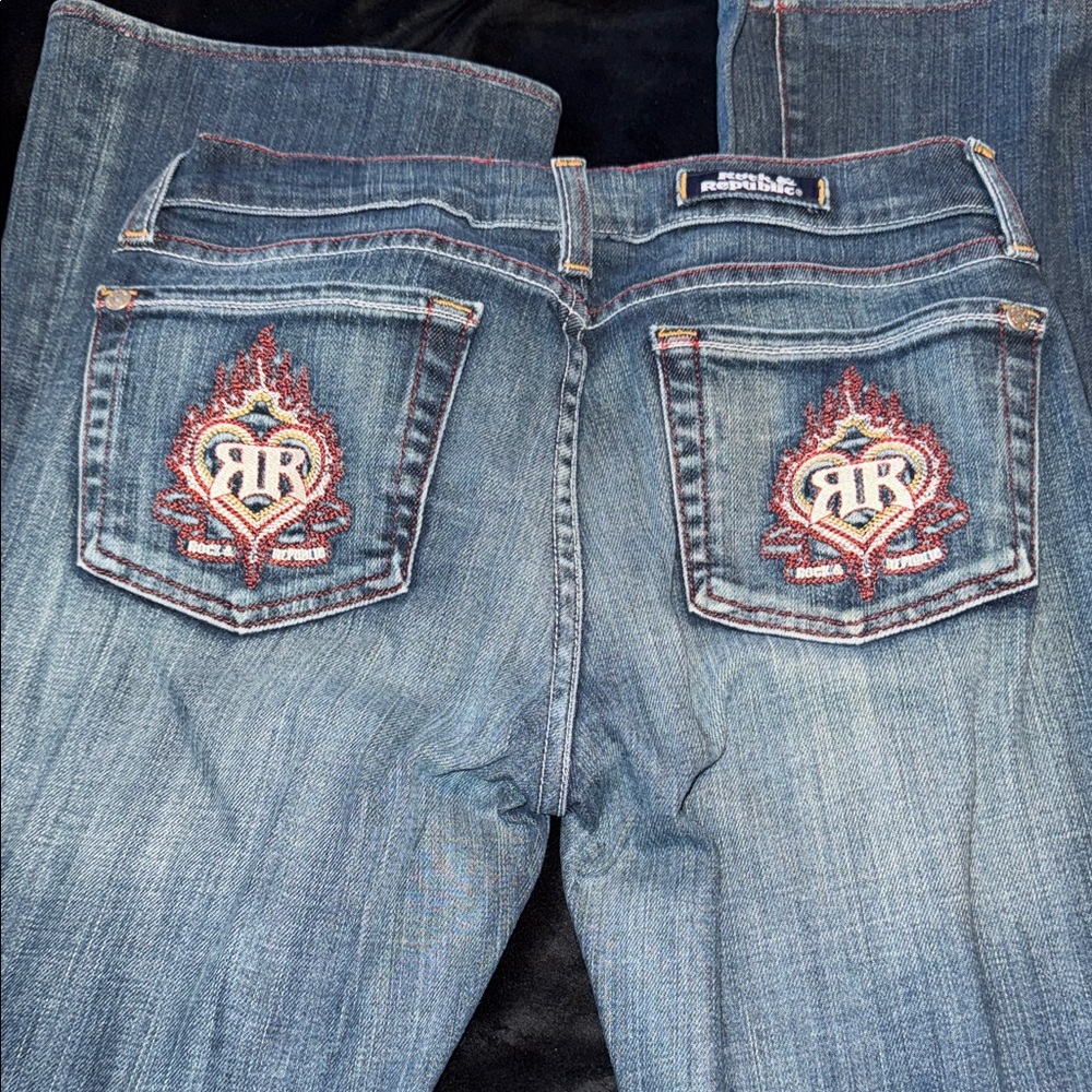 Rock& Republic Embroidered Back Pocket Blue Women's Jeans🍀